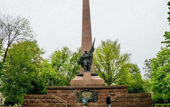 Чернівці приберуть радянські пам'ятники з центру міста