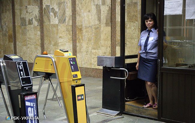 В Киеве закрыли уже три станции метро из-за дебатов