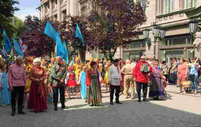 Крымский Парад народов прошел без украинских флагов