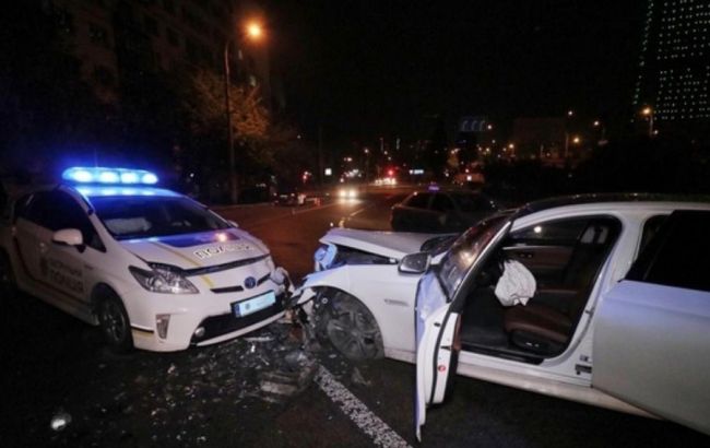 В Киеве полицейское авто попало в ДТП, есть пострадавшие