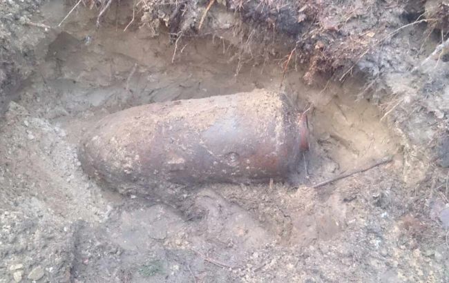 У Львівській області піротехніки знешкодили авіаційну бомбу вагою 500 кг