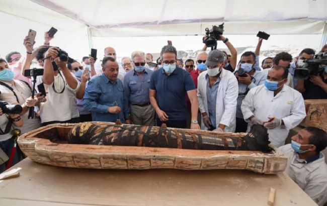 Найдено захоронение с мумиями жрецов и статуей необычного бога: фото сенсационных находок
