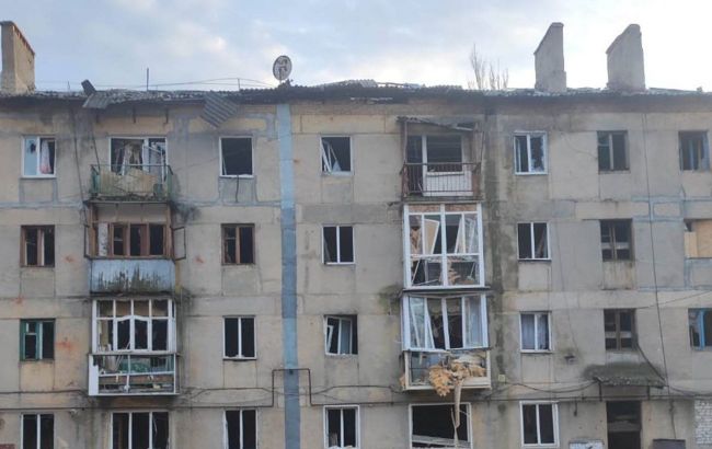 Россияне сбросили на жилой квартал Торецка авиабомбу, есть пострадавшие