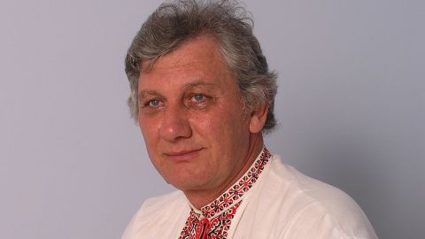 Помер відомий український письменник: хто та що про нього відомо (фото)
