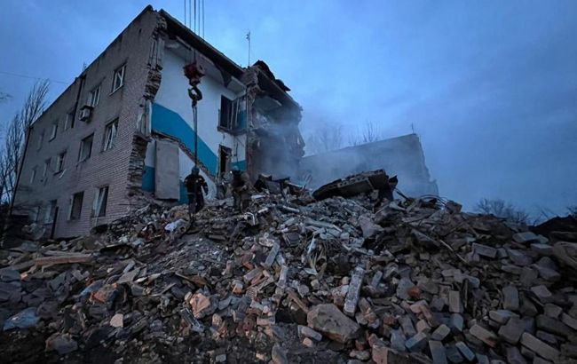 Авиаудар РФ по Нью-Йорку: под завалами могут оставаться люди, поиск приостановили