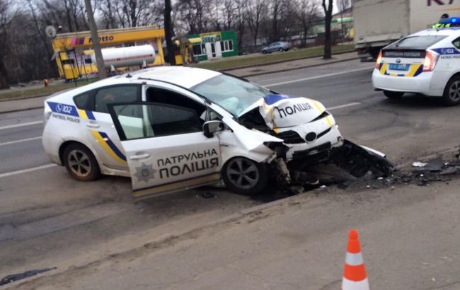 У Києві автомобіль патрульної поліції потрапив в аварію