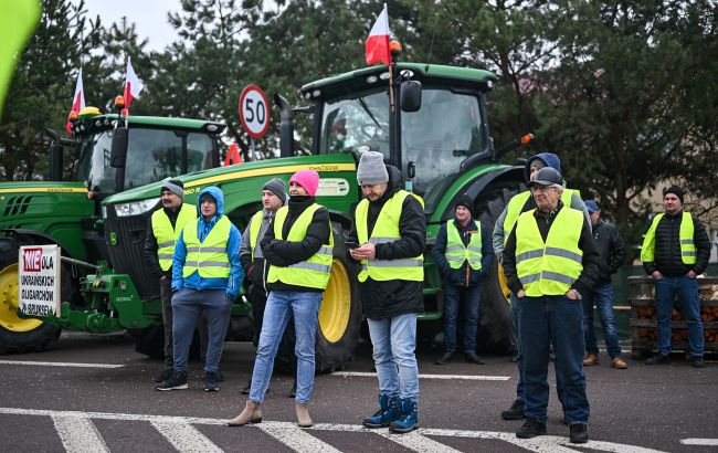Польські фермери відновили блокування пункту пропуску "Корчова - Краківець"