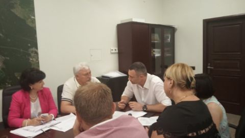 Кличко: Киев поможет с документами обманутым вкладчикам Войцеховского