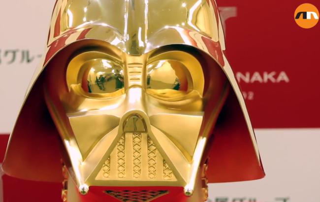 Ювелир продает золотой шлем Дарта Вейдера за $1,4 млн