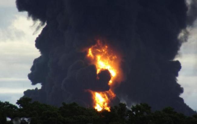 У Мексиці на нафтопереробному заводі сталася масштабна пожежа