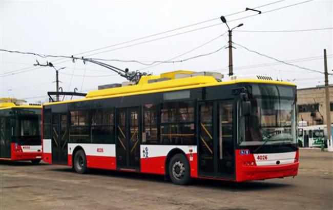 Тролейбус збив дівчину в центрі Одеси