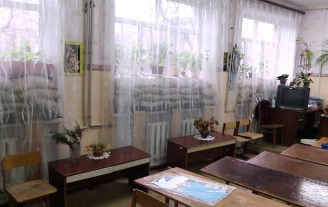 "Сами снимают растяжки": волонтер рассказал, в каких условиях учатся школьники на Донбассе