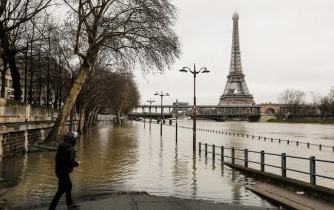 Из-за наводнения в Париже эвакуированы 1500 человек