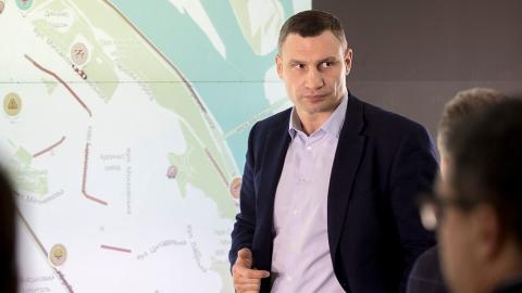Кличко: Київ планує придбати близько 100 одиниць дорожньої спецтехніки у 2018
