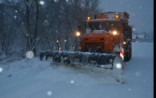 Снегопады в Украине: в Ивано-Франковской области ограничено движение на дорогах