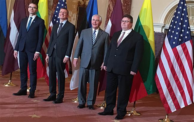 Страны Балтии просят Запад более серьезно относится к угрозе со стороны России