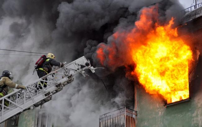В Харькове загорелся многоэтажный дом, есть погибшие