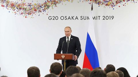 Возвращение России в ПАСЕ не связано с освобождением моряков, - Путин