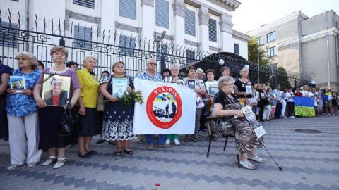 Під посольством Росії пройшла акція до річниці Іловайської трагедії