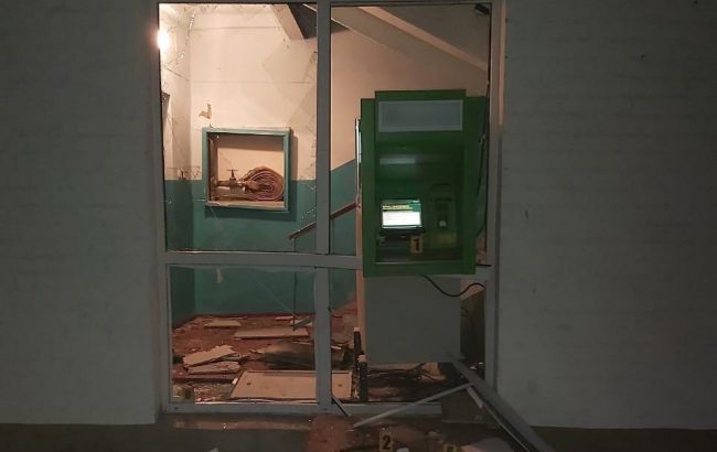 У Харківській області підірвали банкомат і викрали гроші
