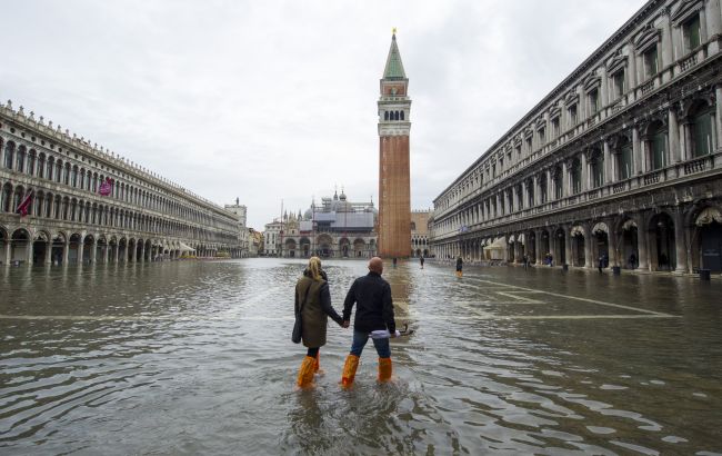 Венецию снова затопило. Защита не сработала из-за синоптиков