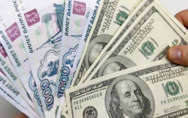 Російський рубль обвалився через загрозу санкцій після заяви Байдена