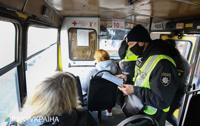 Проверка COVID-сертификатов в транспорте Киева: как работают рейды в столице