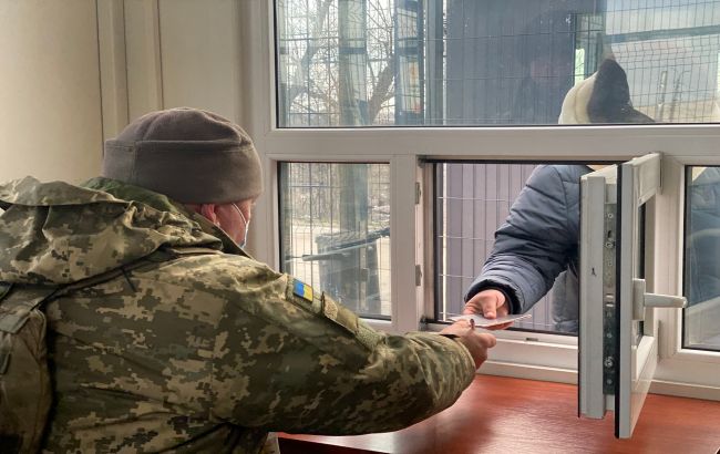 "Россия затеяла войну": украинские пограничники показали сообщение боцмана с подбитого судна