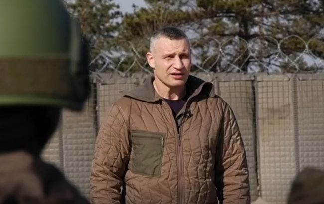 Кличко відвідав одну з військових частин і розповів про символічний подарунок