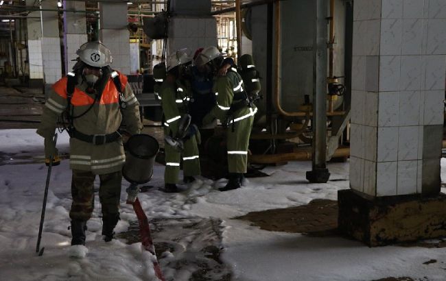 В Узбекистані на газовій станції спалахнула масштабна пожежа (відео)