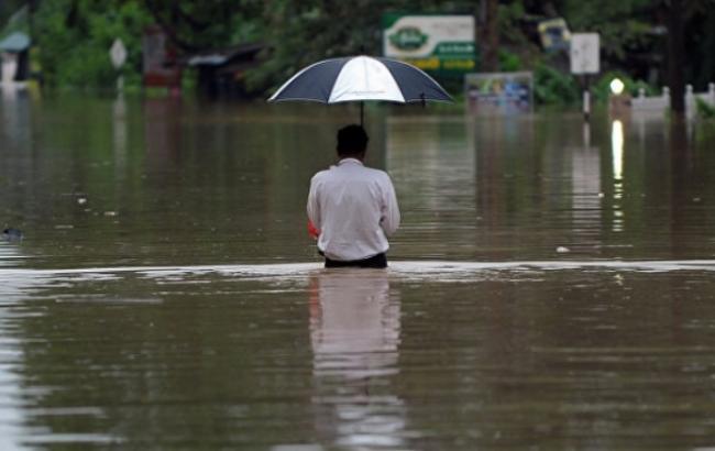 Число жертв наводнений в Шри-Ланке превысило 100 человек