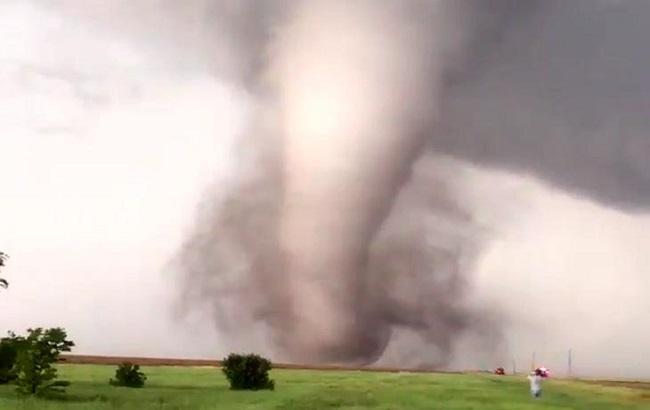 Жертвами торнадо на востоке Китая стали уже 98 человек
