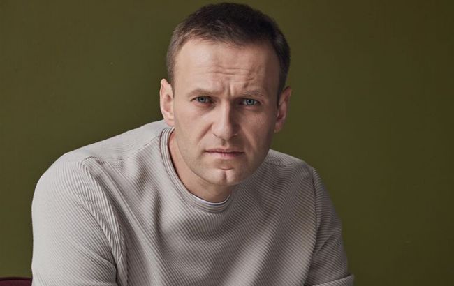 Навальный подаст в суд на Пескова