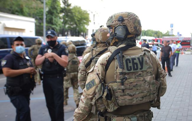 Із США через Польщу: СБУ заблокувала канал поставок контрабандної зброї в Україну