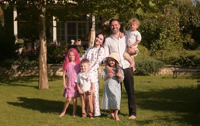 Тепер офіційно: Тімур та Інна Мірошниченки завершили процес удочеріння Ангеліни