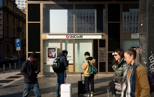 Великий європейський банк піде з Росії "якомога швидше", - Reuters