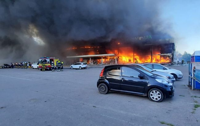 Кременчук оголошує триденну жалобу за загиблими від ракетного удару по ТЦ