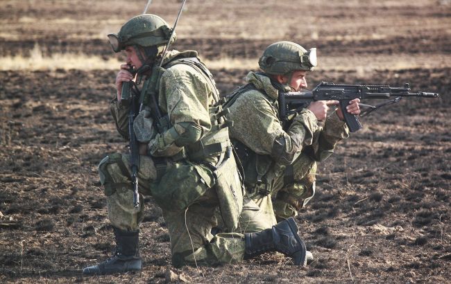 В районе Изюма российские войска перешли от наступательных действий к обороне, - Жданов