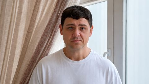 Брат ледь не вбив переможця "Зважених та щасливих" та застрелив батьків: деталі
