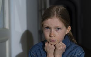 Якщо дитина каже це, вона глибоко нещасна: 11 фраз, які не можна ігнорувати