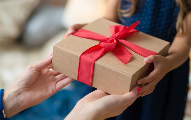 Какие подарки нельзя передаривать: не навлекайте на себя неприятности!