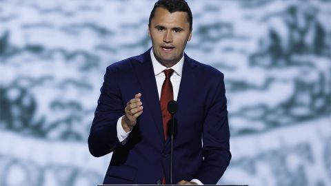 ФБР показало видео побега предполагаемого убийцы Чарли Кирка