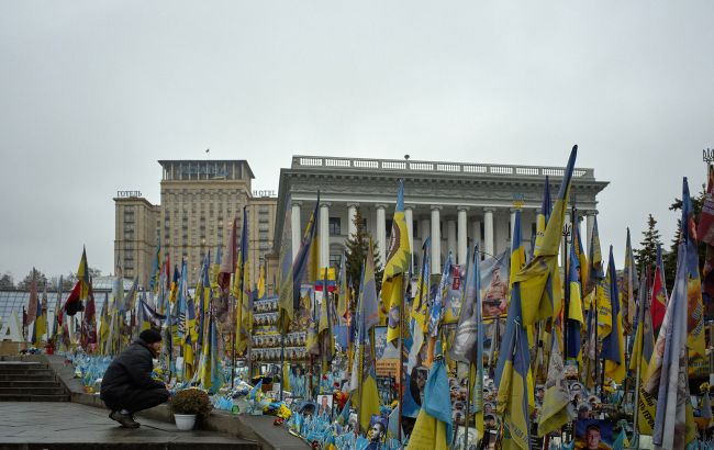 "Місць для прапорців більше немає": кияни вимагають звести Стіну Пам&rsquo;яті на Майдані