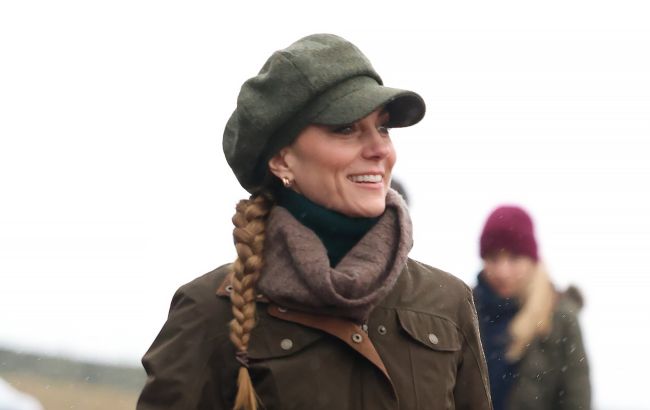 Кейт Міддлтон вперше за довгий час з'явилася на публіці з новою зачіскою