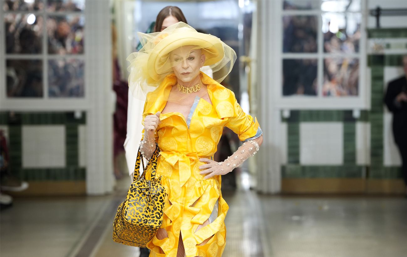 Леопардові панталони й платформи з ріжками: найепатажніші образи Vivienne Westwood у Парижі
