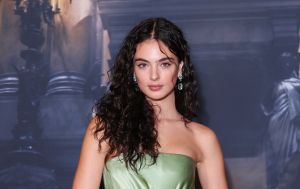 Донька Моніки Беллуччі з'явилася у розкішній сукні Dior на прем'єрі в Парижі