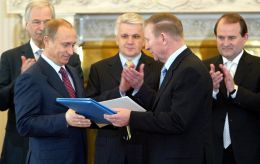 Відзначені Росією. Хто з українських політиків досі має нагороди від Кремля