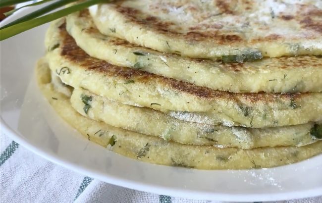 Нежные картофельные палянички с зеленью: рецепт, который покоряет с первого раза