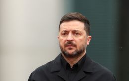 Дроны РФ могут залетать прямо в окно и ждать людей, чтобы атаковать, - Зеленский