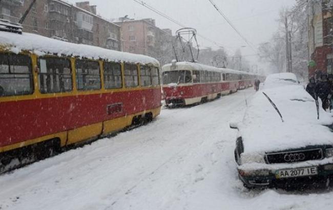 К уборке снега в Киеве привлечено около 5 тыс. человек и 500 единиц техники, - КГГА